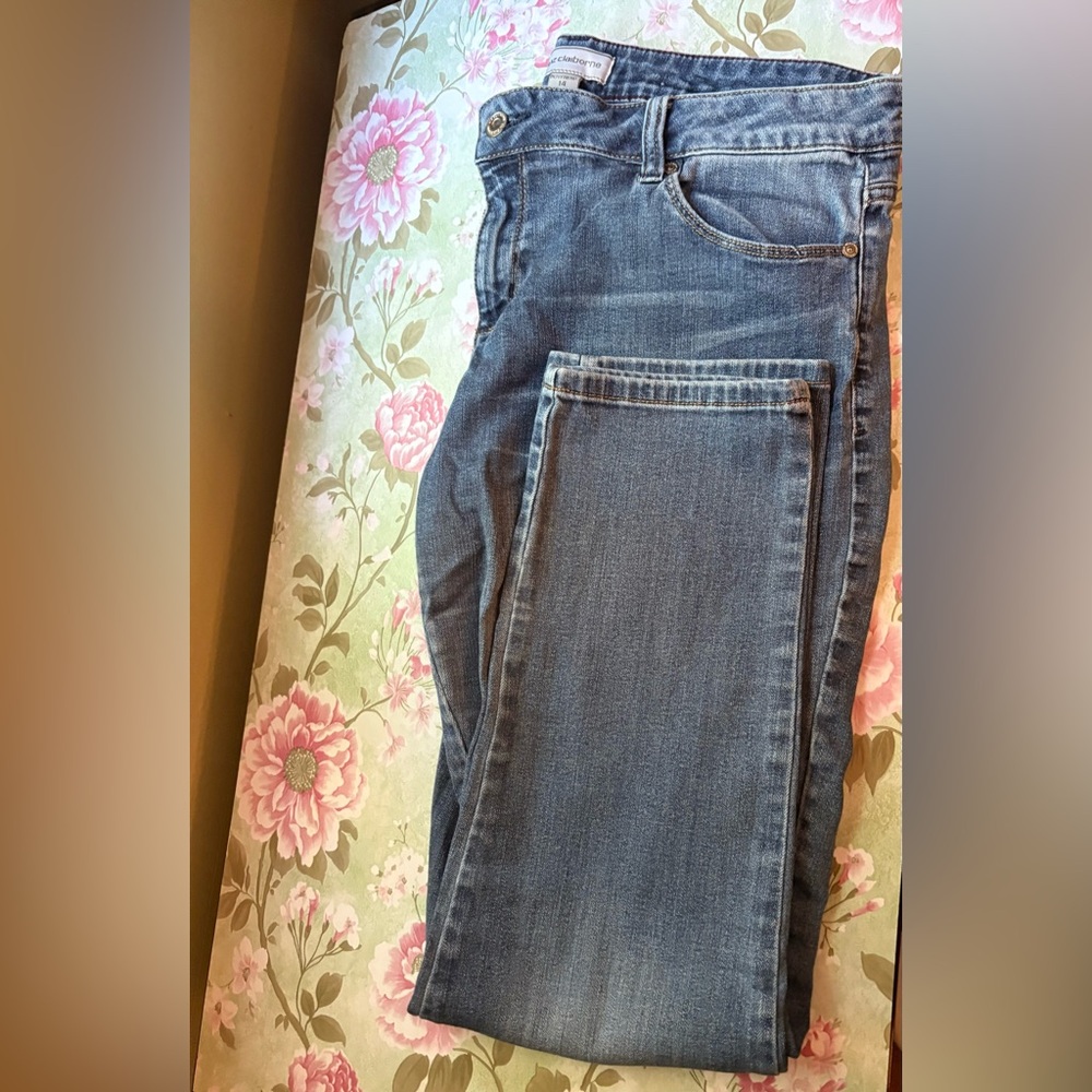 Liz Claiborne crop jeans 14